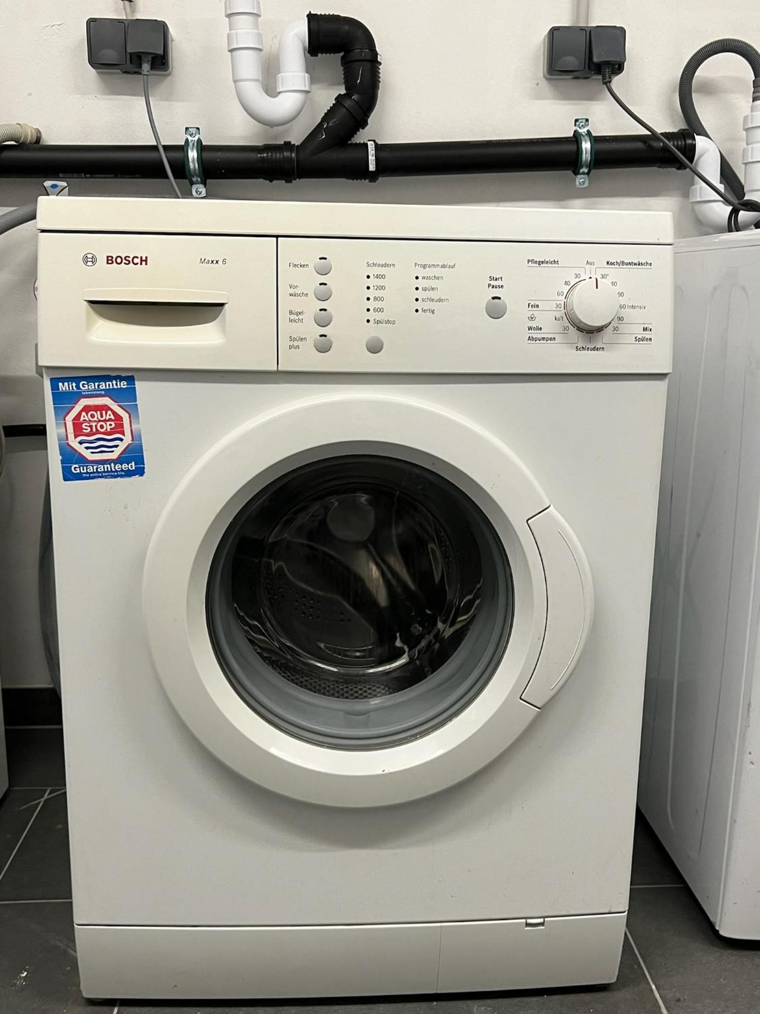 Charmantes Studio-Apartment Im Herzen Von Neureut - Fussbodenheizung, Regendusche, Waschmaschine, Stellplatz Karlsruhe Luaran gambar